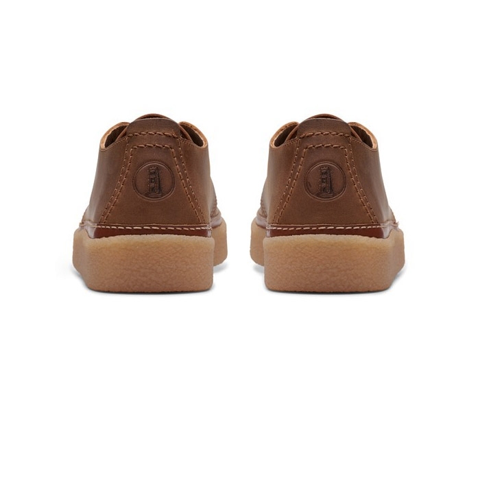 Η πίσω όψη από ανδρικά καφέ παπούτσια clarks clarkwood low με κορδόνια
