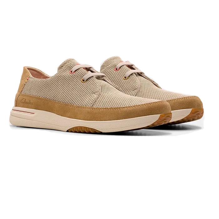 Ανδρικά πάνινα παπούτσια Clarks σε μπεζ χρώμα, με ελαστικά κορδόνια slip on