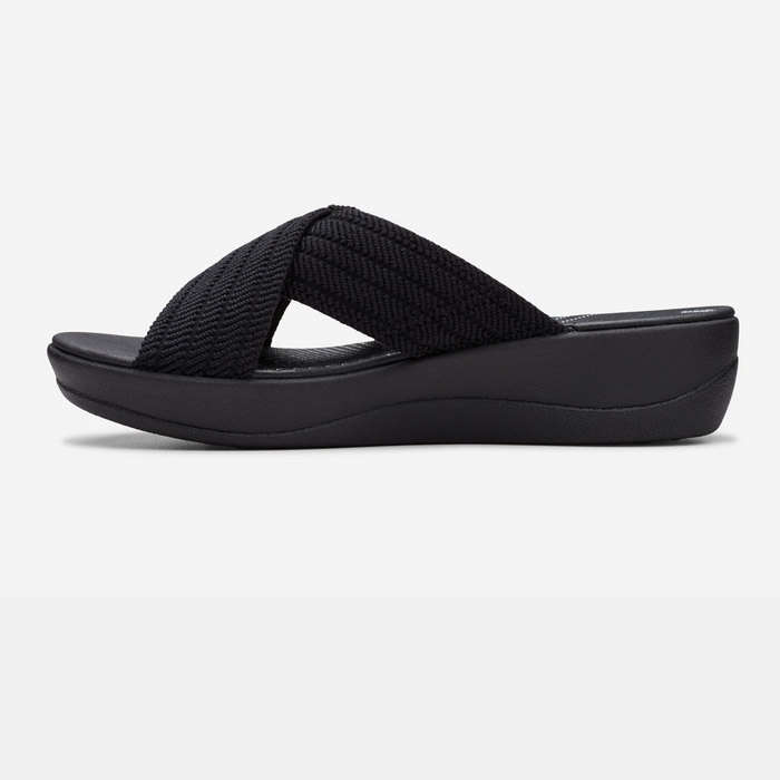 Καλοκαιρινές γυναικείες πλατφόρμες Clarks με λουρί, σε μαύρο χρώμα