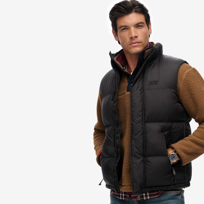 Superdry ανδρικά μαύρα γιλέκα Tech Padded από επίσημο μεταπωλητή