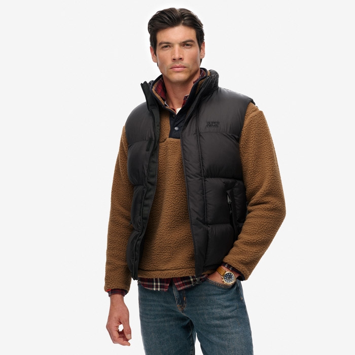 Superdry ανδρικά μαύρα γιλέκα Tech Padded από επίσημο μεταπωλητή