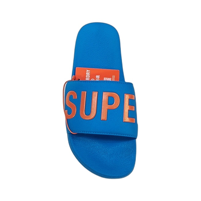 Ανδρική πλαστική σαγιονάρα Superdry σε ανοιχτό μπλε χρώμα με πορτοκαλί γράμματα