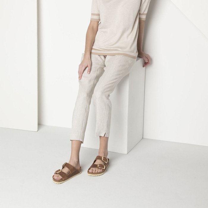 Δερμάτινα πέδιλα Birkenstock Big Buckle με μεγάλη αγκράφα σε κονιάκ χρώμα 1011073