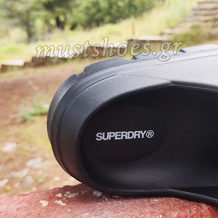 Γυναικεία μαύρα πλαστικά σανδάλια Superdry με αγκράφες