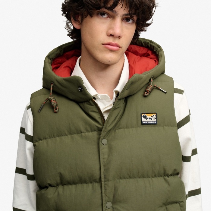 Superdry ανδρικό πράσινο αμάνικο γιλέκο με κουκούλα M5012425A-GVK